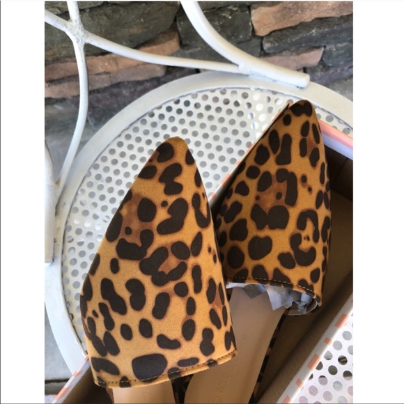 New Arrival- Leopard Mules, Flats - Picture 3 of 4